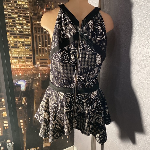 BEBE - NWT - tank: zip b/w lace halter bandaid handkerchief w peplum, lining - L - Picture 15 of 16